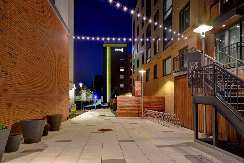 Home2 Suites By Hilton Boston South Bay Экстерьер фото