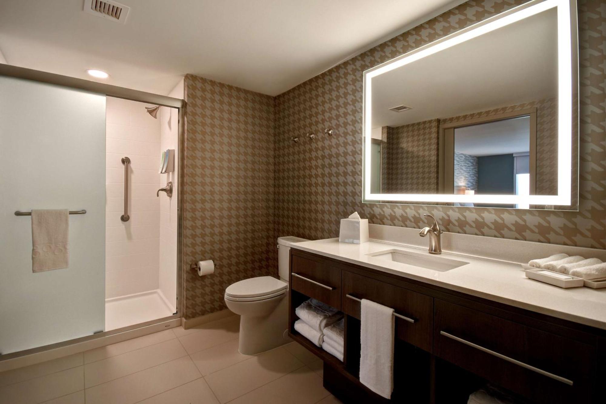 Home2 Suites By Hilton Boston South Bay Экстерьер фото