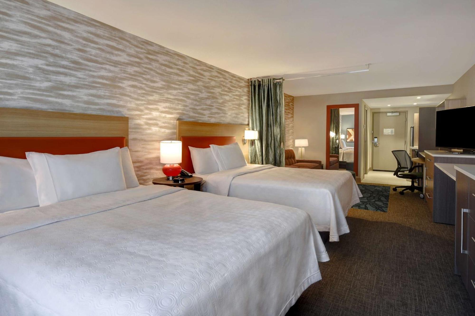Home2 Suites By Hilton Boston South Bay Экстерьер фото