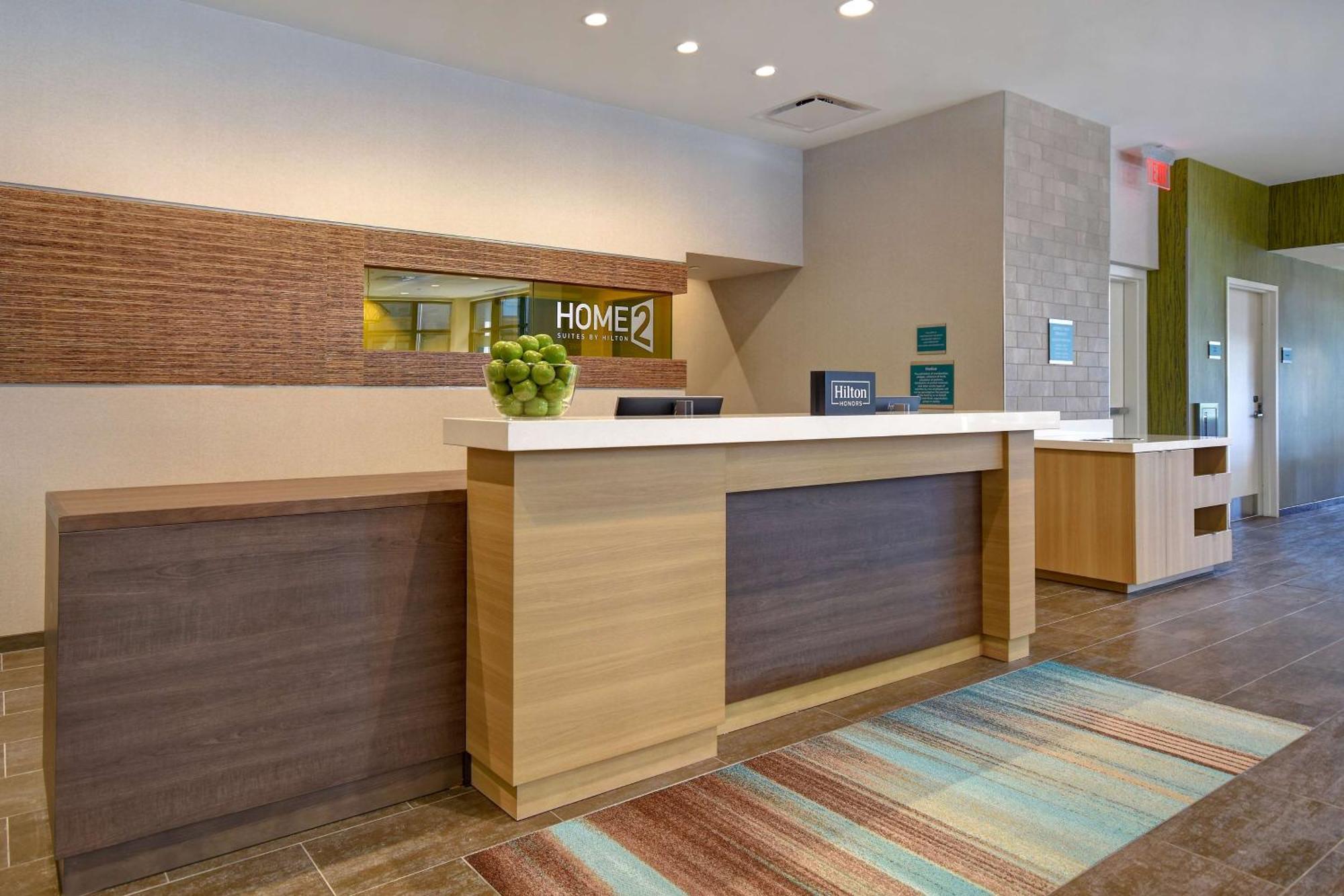 Home2 Suites By Hilton Boston South Bay Экстерьер фото