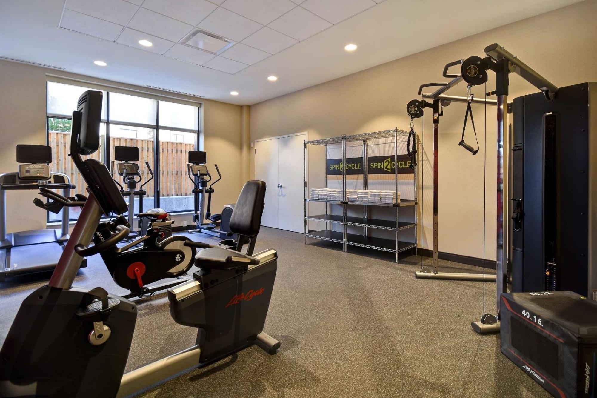 Home2 Suites By Hilton Boston South Bay Экстерьер фото