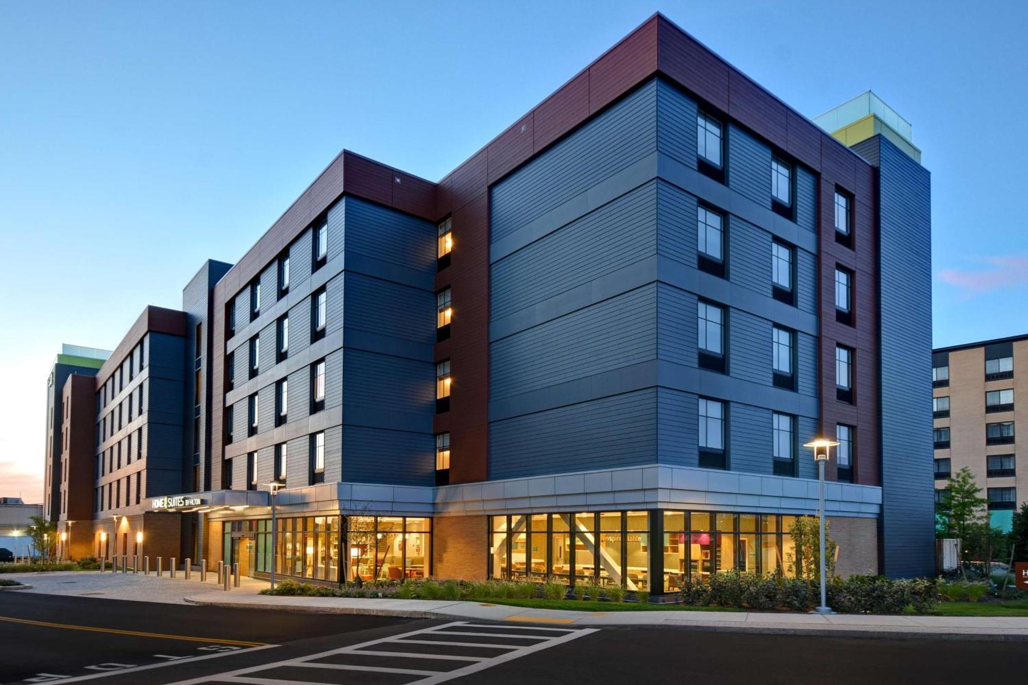 Home2 Suites By Hilton Boston South Bay Экстерьер фото